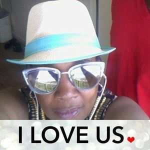 Meet your Posher, Edgie